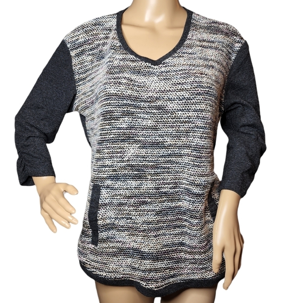 SUNDAY knit sweater.